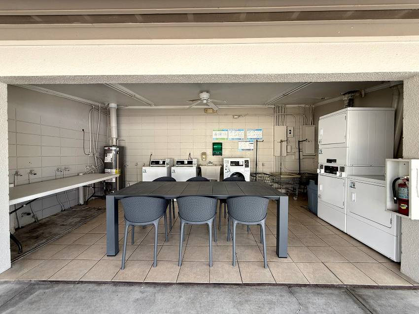 Bayshore Windmill Village - Mobile Home Community