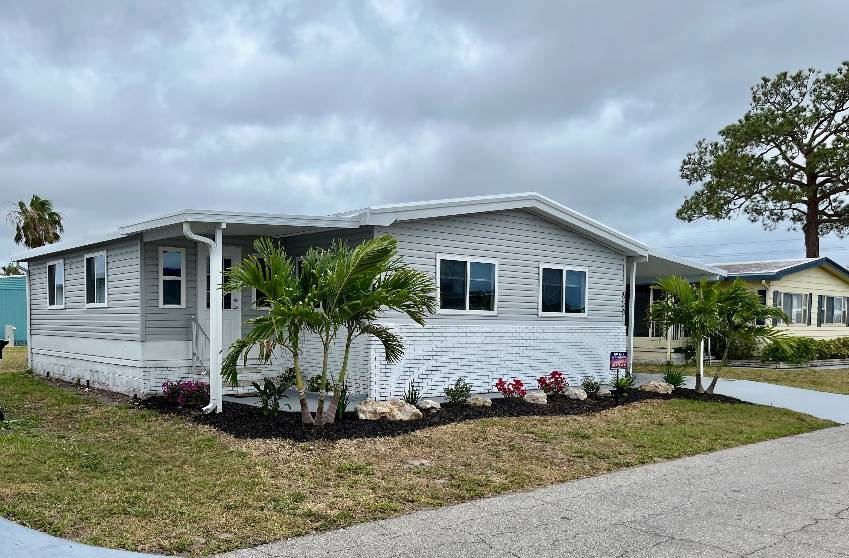 926 Questa a Venice, FL Mobile or Manufactured Home for Sale