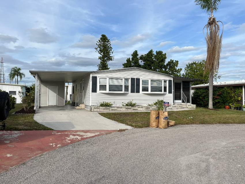 907 Nogoya a Venice, FL Mobile or Manufactured Home for Sale