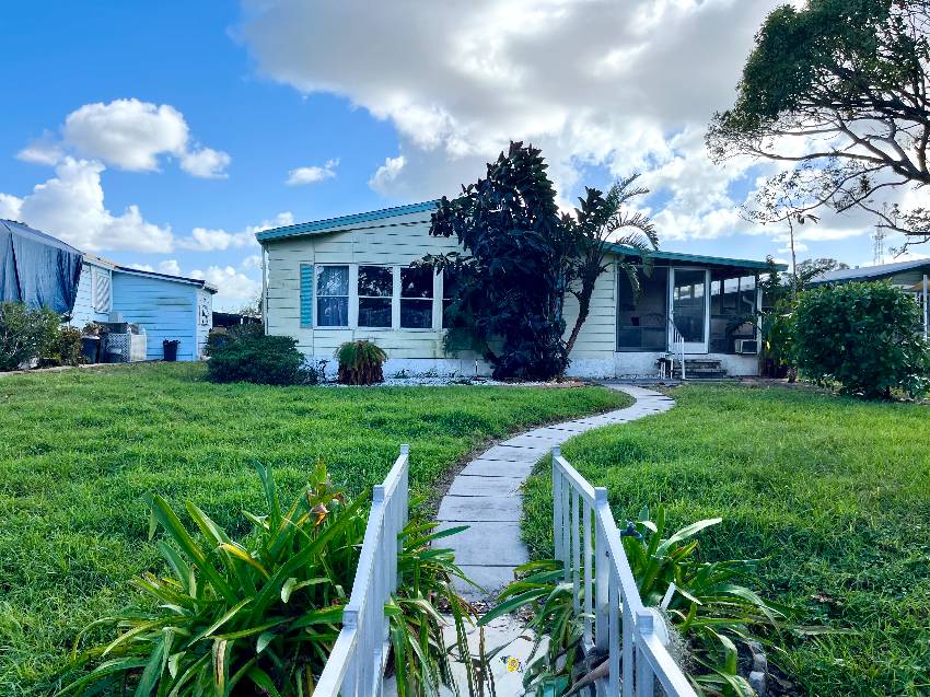 1243 N Indies Circle a Venice, FL Mobile or Manufactured Home for Sale