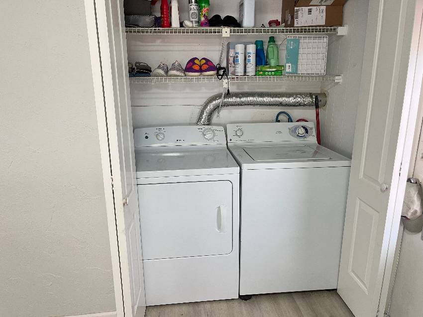 964 Nogoya a Venice, FL Mobile or Manufactured Home for Sale