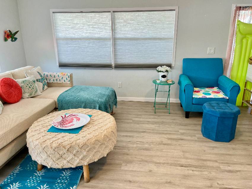 964 Nogoya a Venice, FL Mobile or Manufactured Home for Sale