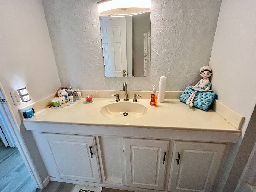 964 Nogoya a Venice, FL Mobile or Manufactured Home for Sale