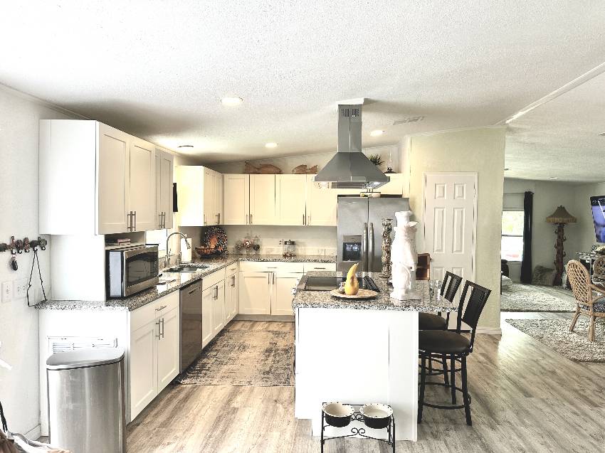 4330 Lake View Dr a Ellenton, FL Mobile or Manufactured Home for Sale
