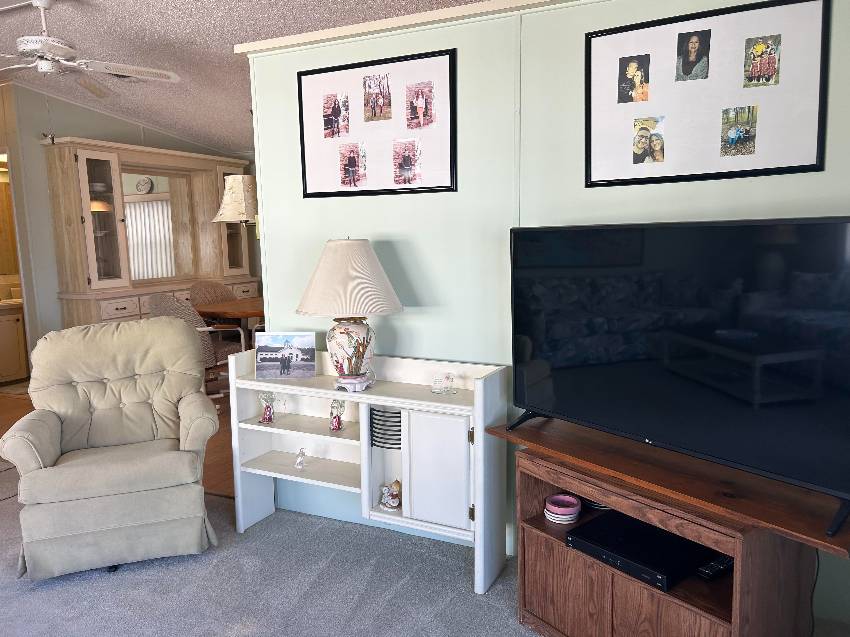 86 Larkspur Ave a Palmetto, FL Mobile or Manufactured Home for Sale