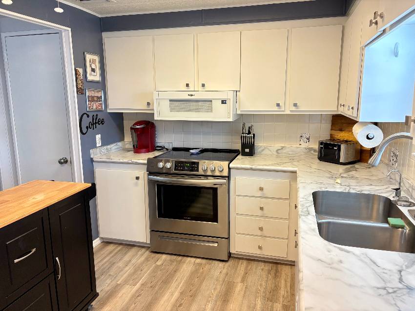 420 Zacapa a Venice, FL Mobile or Manufactured Home for Sale