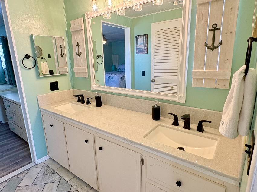 420 Zacapa a Venice, FL Mobile or Manufactured Home for Sale