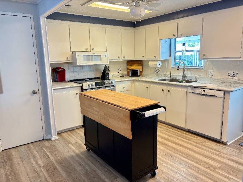 420 Zacapa a Venice, FL Mobile or Manufactured Home for Sale