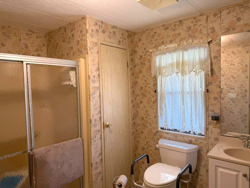 8211 Lakeshore Dr a Ellenton, FL Mobile or Manufactured Home for Sale