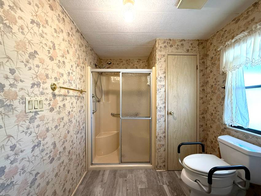 8211 Lakeshore Dr a Ellenton, FL Mobile or Manufactured Home for Sale