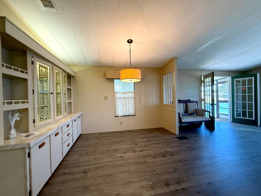 8211 Lakeshore Dr a Ellenton, FL Mobile or Manufactured Home for Sale