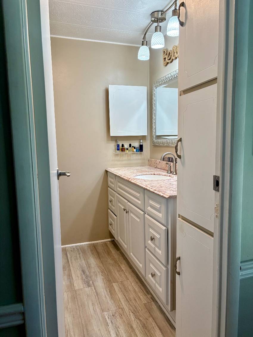 1302 S Indies Circle a Venice, FL Mobile or Manufactured Home for Sale