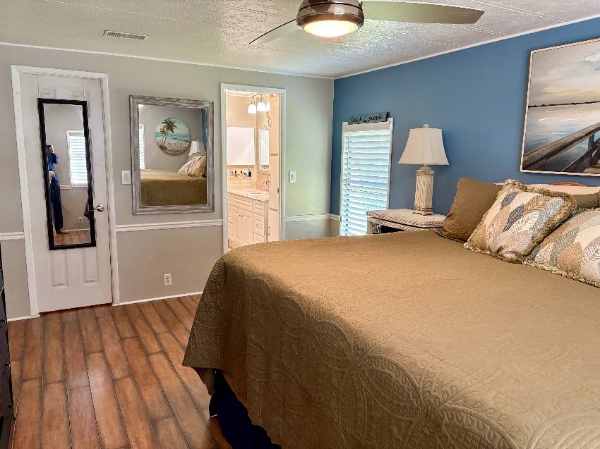 1302 S Indies Circle a Venice, FL Mobile or Manufactured Home for Sale