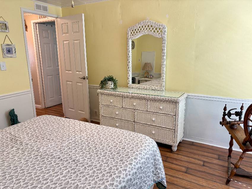 1302 S Indies Circle a Venice, FL Mobile or Manufactured Home for Sale