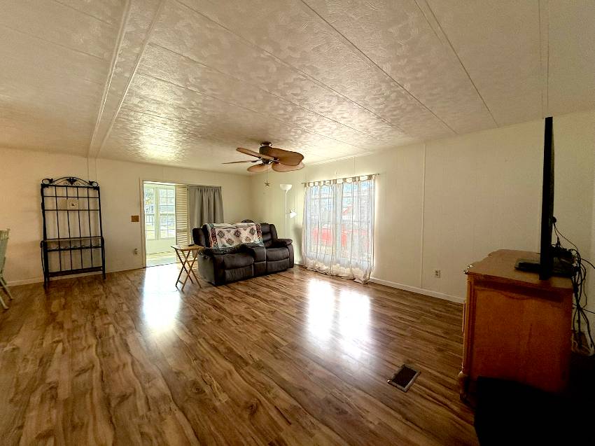 563 Bayshore Dr a Ellenton, FL Mobile or Manufactured Home for Sale