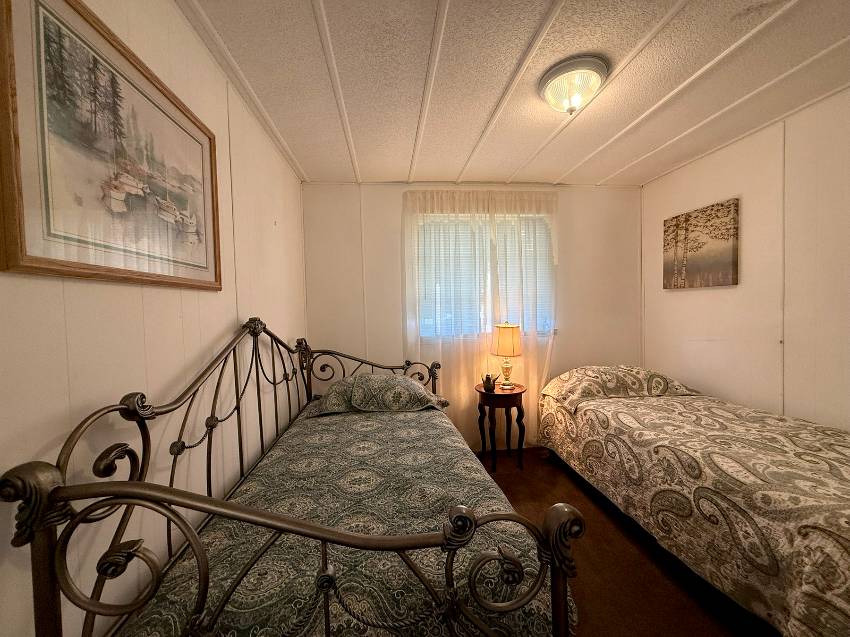 940 Siesta Dr a Ellenton, FL Mobile or Manufactured Home for Sale