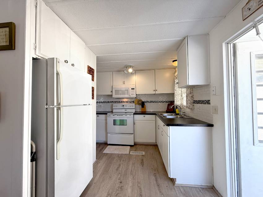 940 Siesta Dr a Ellenton, FL Mobile or Manufactured Home for Sale