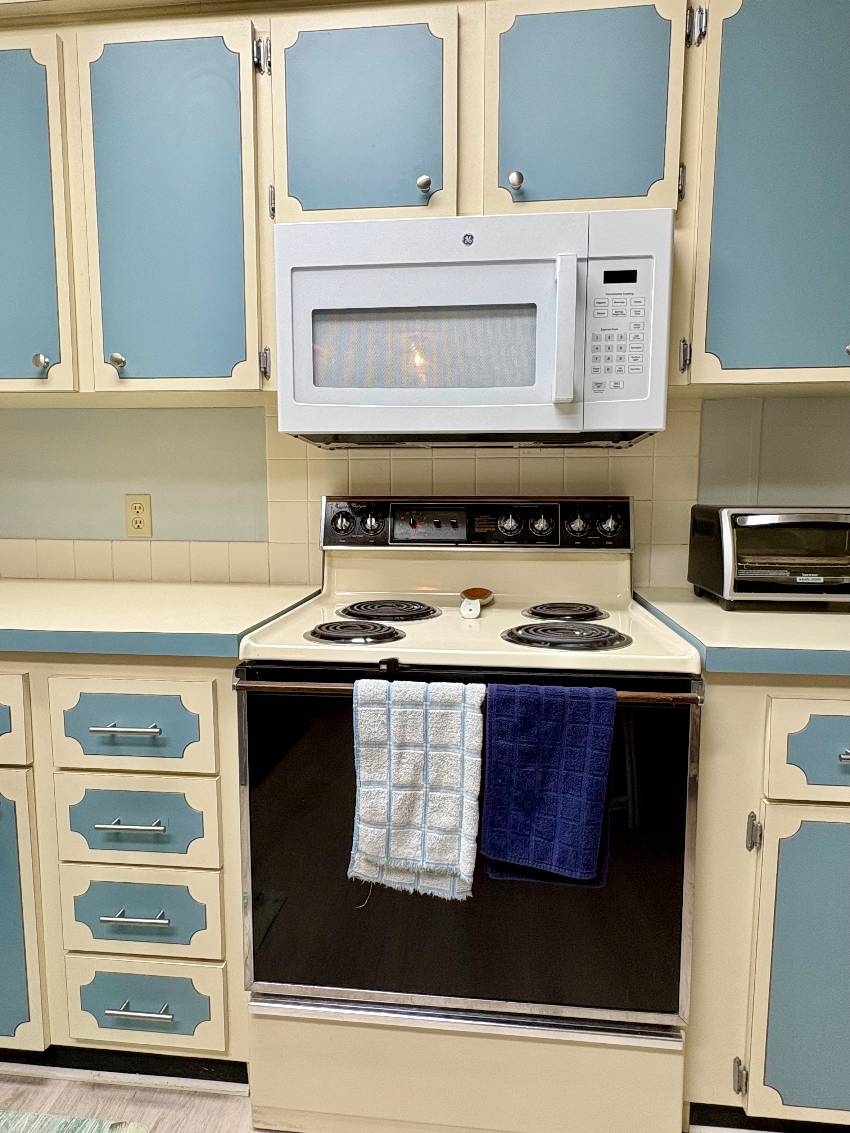 1215 Hispaniola Way a Venice, FL Mobile or Manufactured Home for Sale