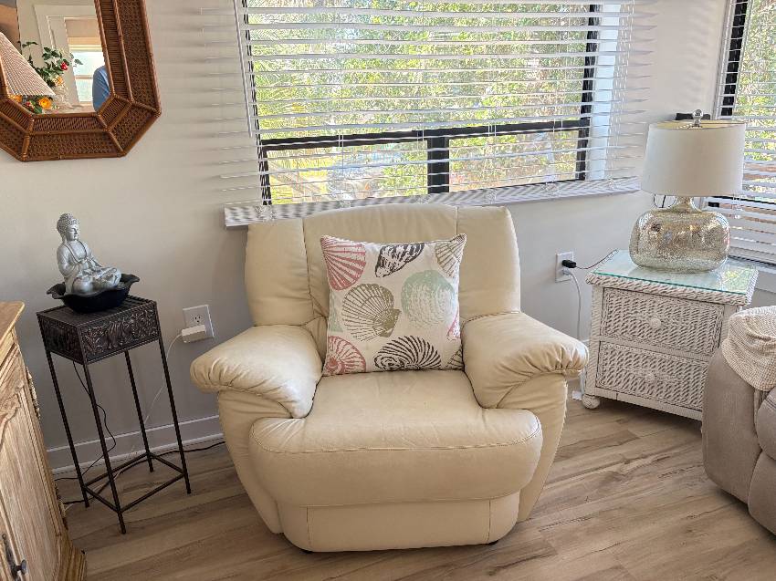 1300 N River Road, Lot R26 a Venice, FL Mobile or Manufactured Home for Sale