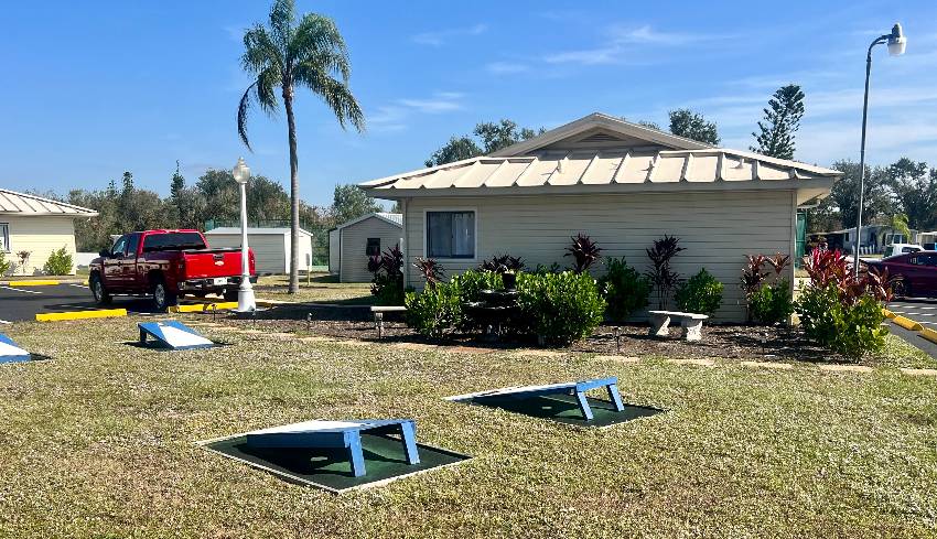 9833 Sucia Circle a Parrish, FL Mobile or Manufactured Home for Sale