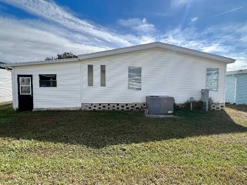 9833 Sucia Circle a Parrish, FL Mobile or Manufactured Home for Sale