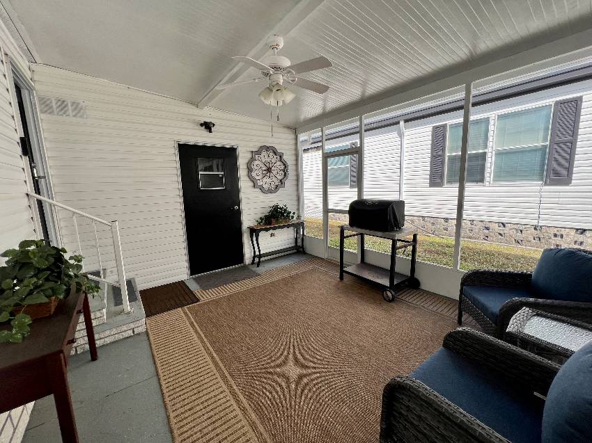 9833 Sucia Circle a Parrish, FL Mobile or Manufactured Home for Sale