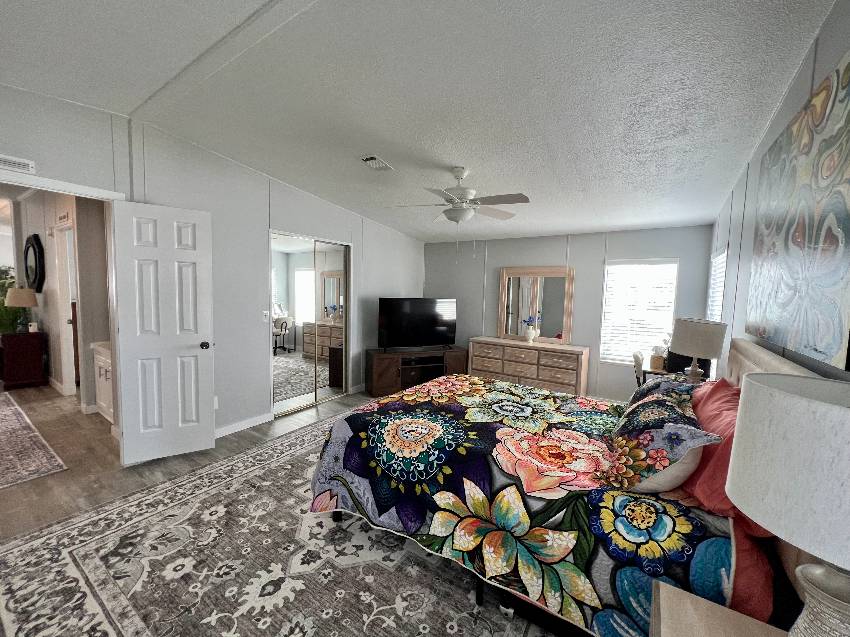 9833 Sucia Circle a Parrish, FL Mobile or Manufactured Home for Sale