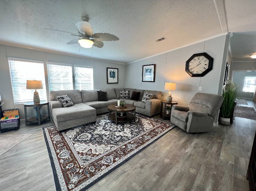 9833 Sucia Circle a Parrish, FL Mobile or Manufactured Home for Sale