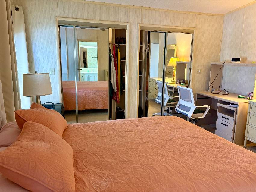 1172 Juanita Circle a Venice, FL Mobile or Manufactured Home for Sale