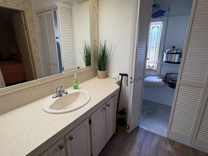 1172 Juanita Circle a Venice, FL Mobile or Manufactured Home for Sale