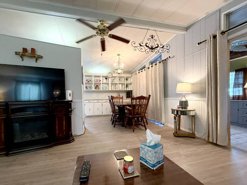 7204 Lakeshore Dr a Ellenton, FL Mobile or Manufactured Home for Sale