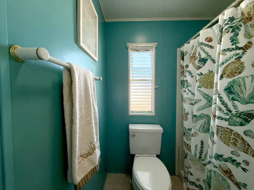 8204 Lemonwood Dr a Ellenton, FL Mobile or Manufactured Home for Sale