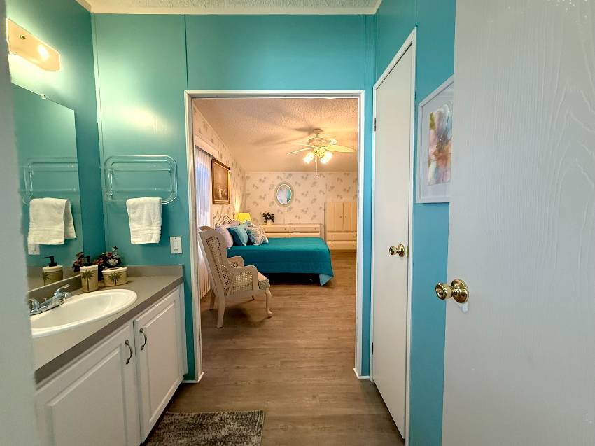 8204 Lemonwood Dr a Ellenton, FL Mobile or Manufactured Home for Sale