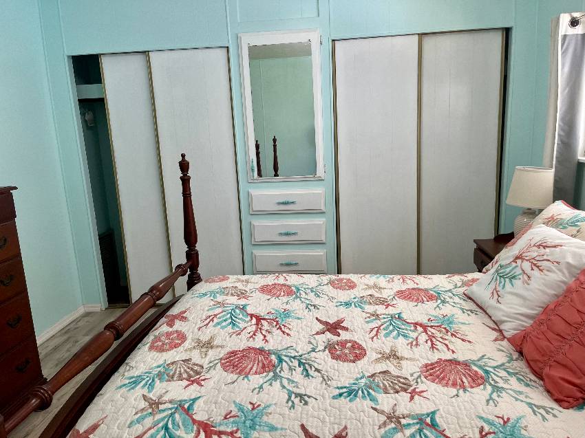 987 Haiti  E a Venice, FL Mobile or Manufactured Home for Sale