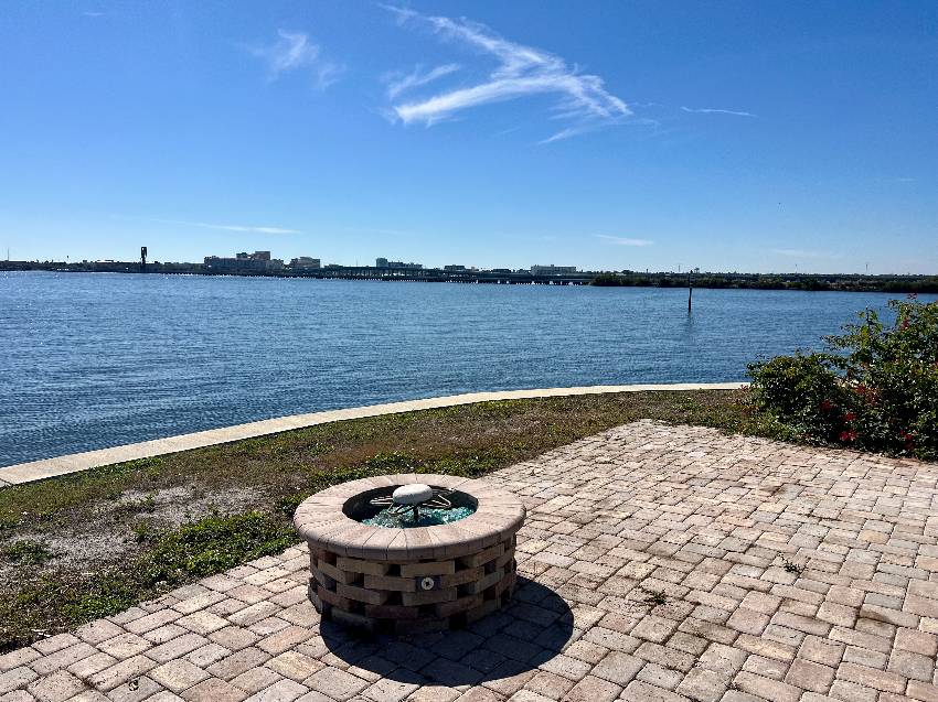 327 3rd St Dr W #11 a Palmetto, FL Mobile or Manufactured Home for Sale