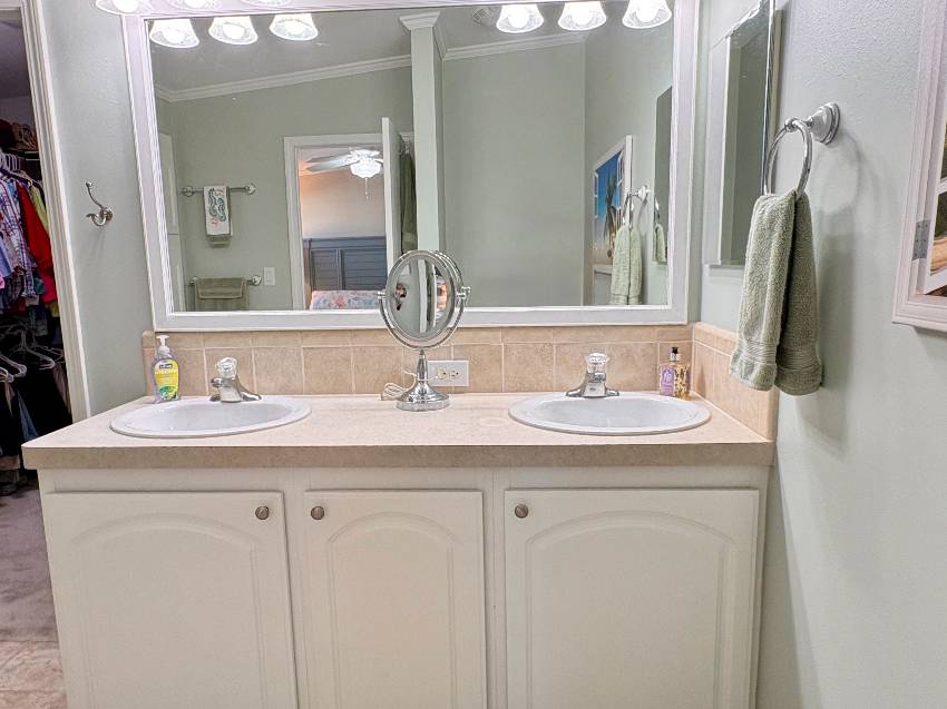 909 Eleuthera W a Venice, FL Mobile or Manufactured Home for Sale