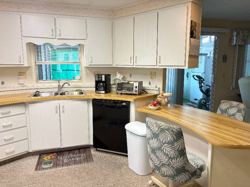 858 Dominica a Venice, FL Mobile or Manufactured Home for Sale