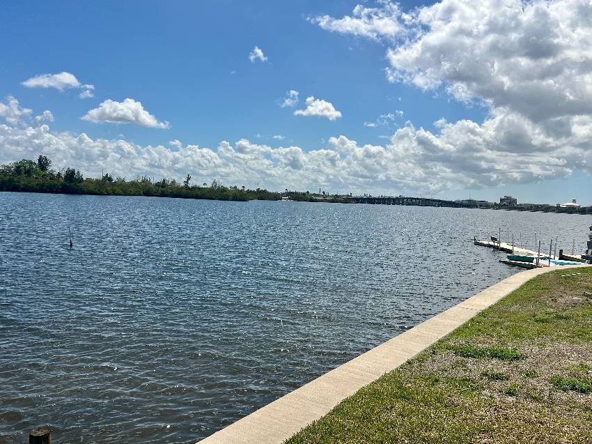 327 3rd St Dr W #13 a Palmetto, FL Mobile or Manufactured Home for Sale