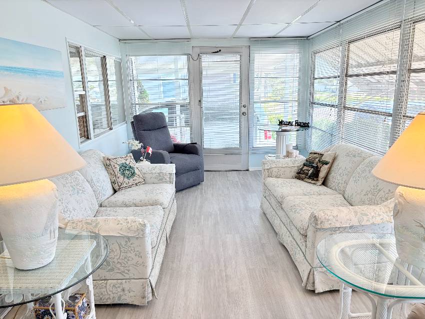 933 Questa W a Venice, FL Mobile or Manufactured Home for Sale