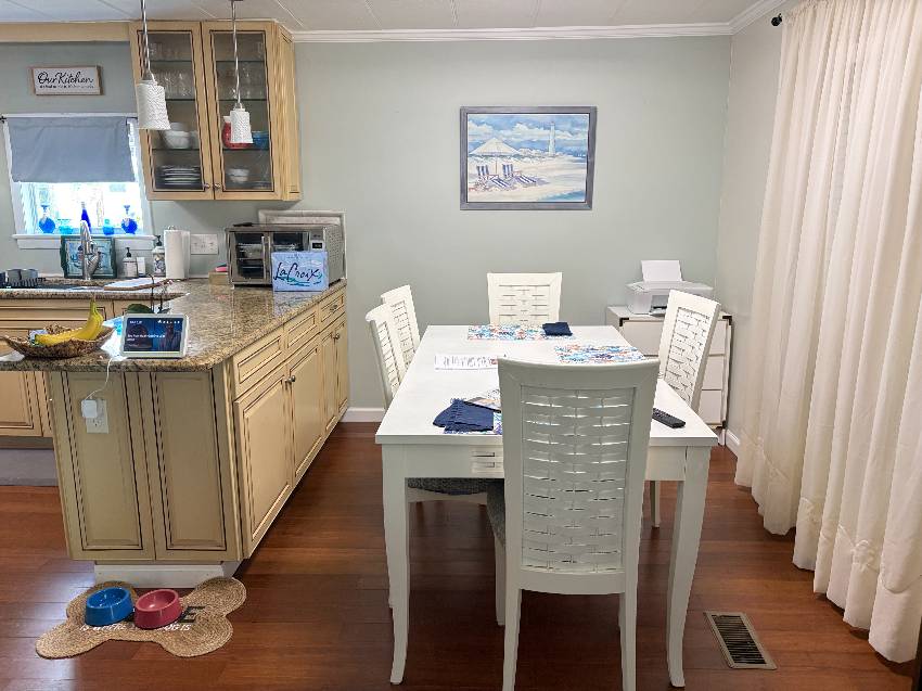 989 Eleuthera E a Venice, FL Mobile or Manufactured Home for Sale