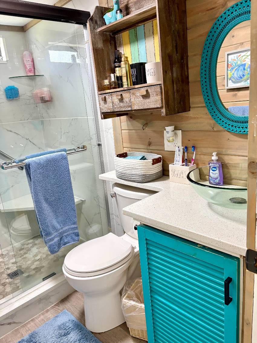 1300 N River Road, Lot E20 a Venice, FL Mobile or Manufactured Home for Sale