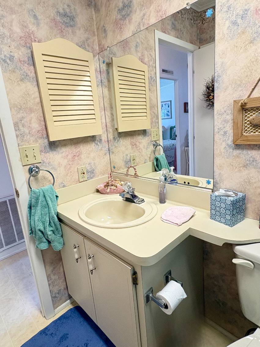 1265 N Indies Circle a Venice, FL Mobile or Manufactured Home for Sale